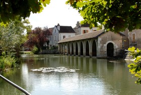 CHURCHES AND LAVOIRS